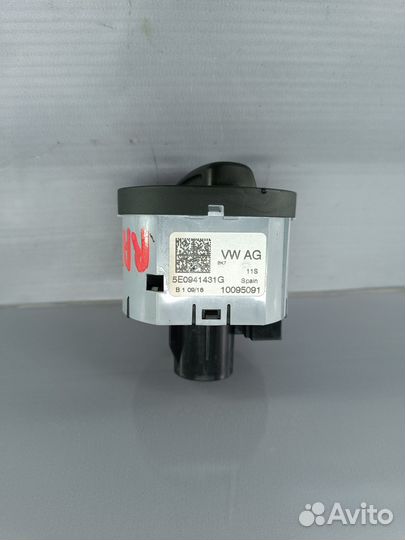Переключатель света фар Skoda Rapid 2012-2020