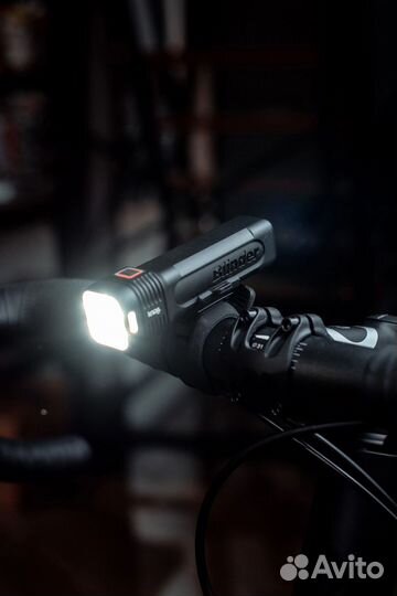 Топовый велофонарь Knog Blinder1300