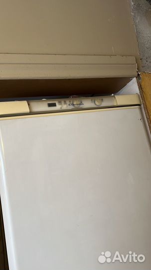 Плита электрическая, холодильник, стиральная