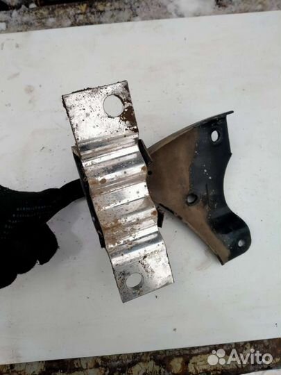 Крепление Двигателя Правая Рено Логан 1. 2006г