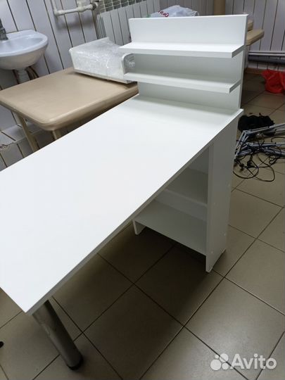 Стол маникюрный складной