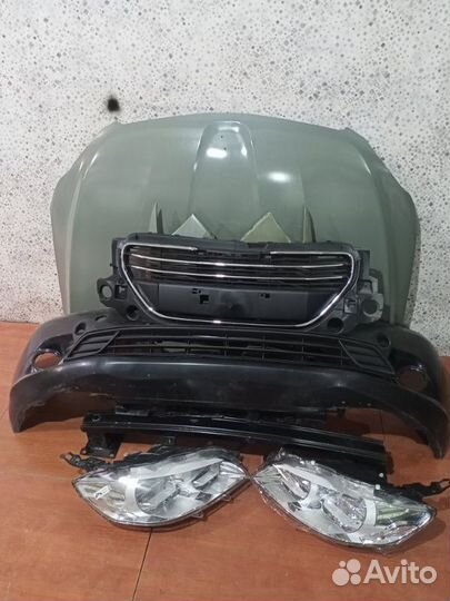 Передняя часть Peugeot 301