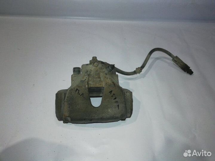 Суппорт передний левый Opel Astra H 1.8 2008