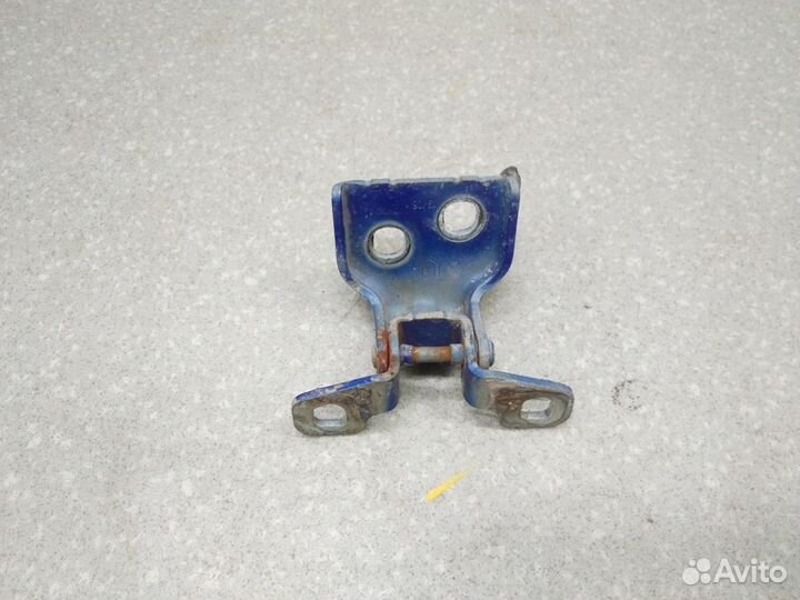 Петля двери передней левой верхняя Renault Logan 2