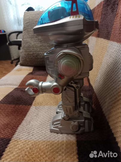 Игрушка робот