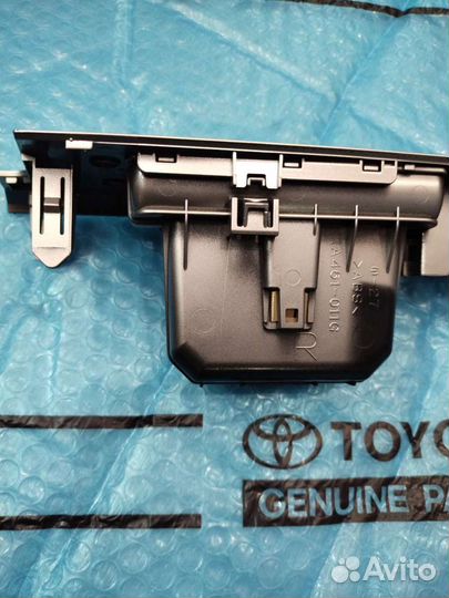 Накладка стеклоподъемника Ленд крузер 200 задняя R