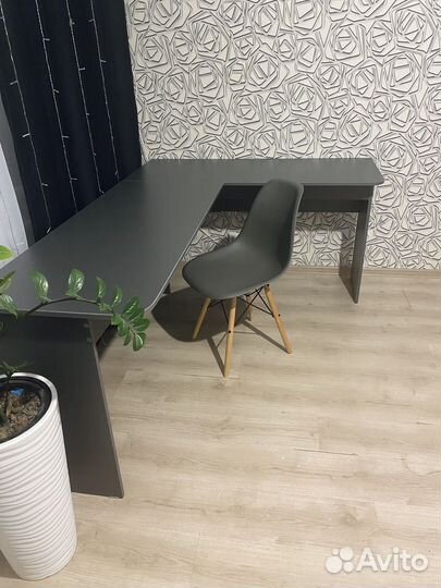 Угловой письменный стол