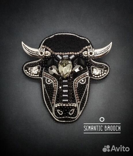 Брошь ручной работы бык