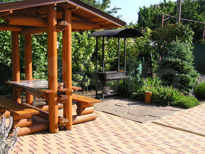 Дом 64 м² на участке 4 сот.