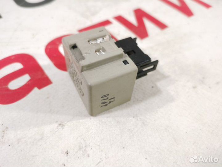 Реле указателя поворота Toyota Corolla 120 121 123