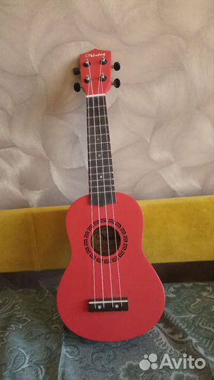 Укулеле новая