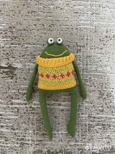 Вязаная лягушка