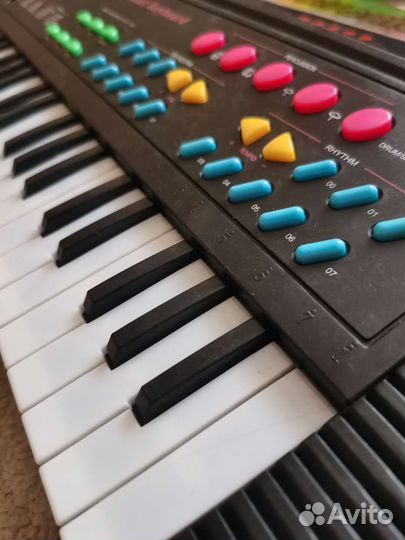 Детский музыкальный синтезатор