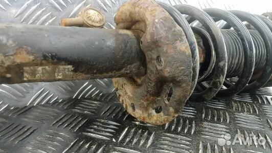 Стойка передняя левая volkswagen passat B7 (UNP04K501)