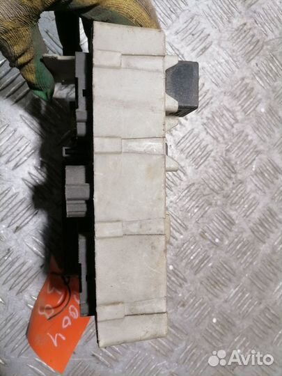 Блок предохранителей салонный Ford Focus 1998-2005