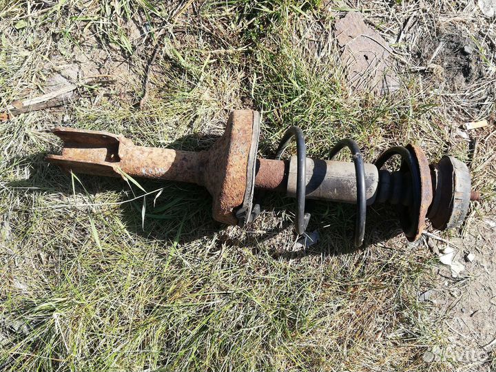 Амортизатор передний Рено Клио 2