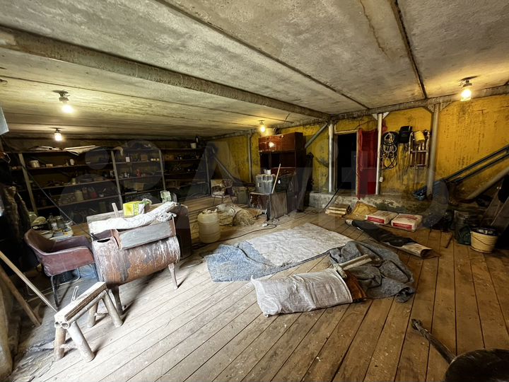 Гараж, > 30 м²