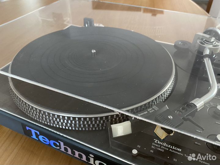 Проигрыватель винила Technics SL-1900