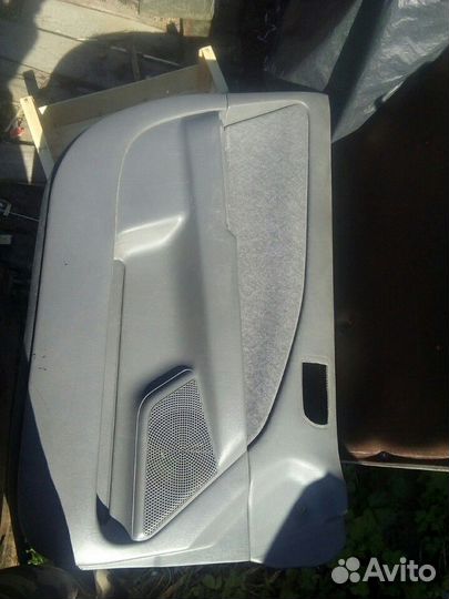 Продам на Тойоту Корону Премио переднюю левую двер