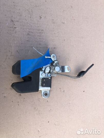 3B5827505 VAG Замок багажника