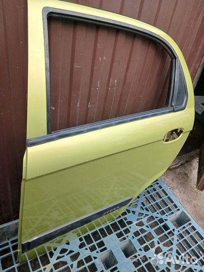 Дверь задняя левая Chevrolet Spark M200