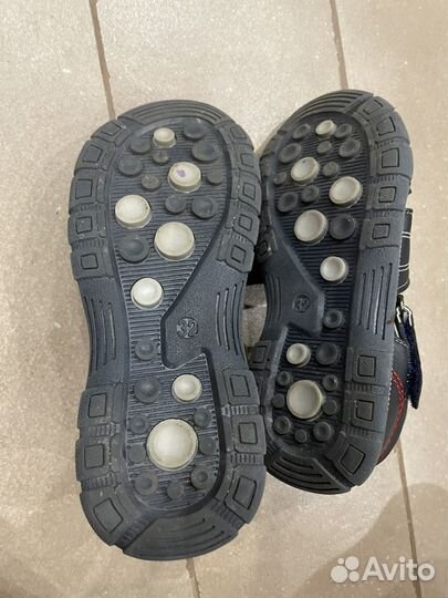 Сандали новые