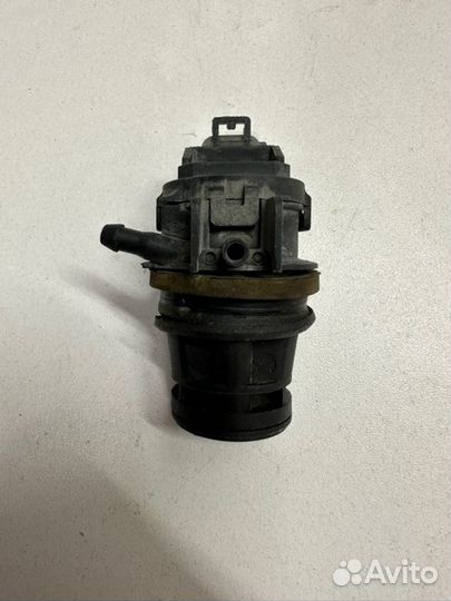 Моторчик омывателя лобового передний Toyota Camry