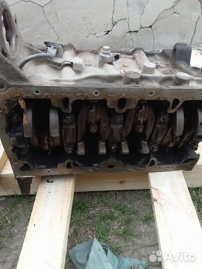 Блок с коленвалом и поршнями F14D4