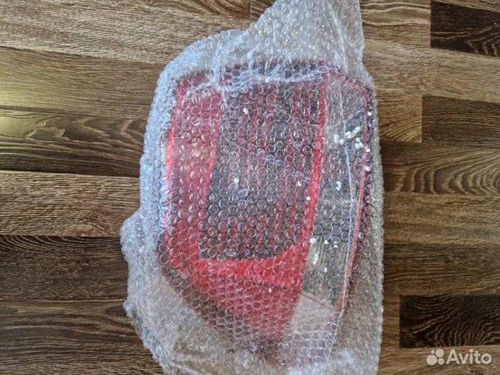 Новая правая задняя фара для Фольксваген поло