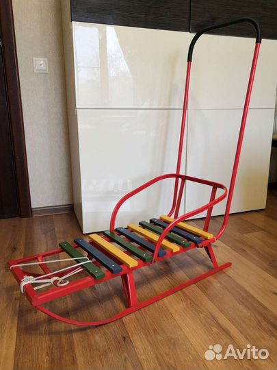 Санки с ручкой