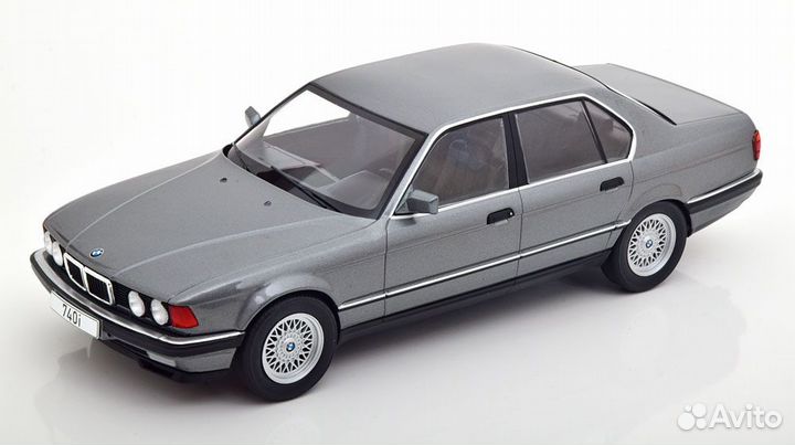 BMW 740i E32 MCG 1:18
