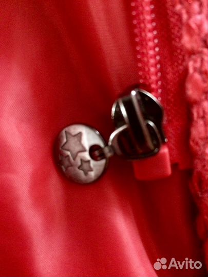 Яркое укороченное осеннее пальто для для девочки