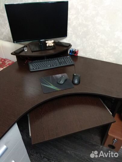 Компьютерный стол