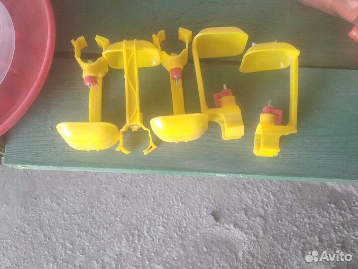 Кормушки и Поилки для птиц