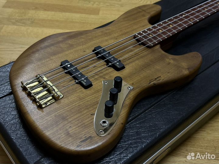 Басс гитара schecter