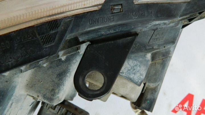 Фара левая Toyota Avensis T250 2003-2009