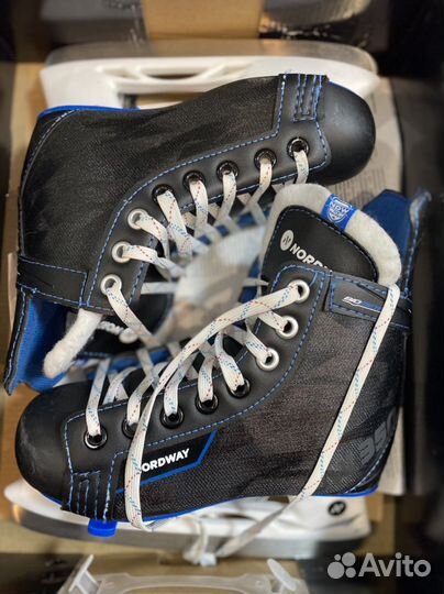 Коньки хоккейные детские