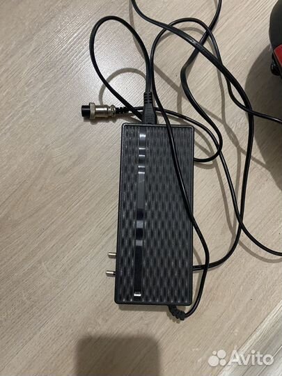 Зарядка, сиденье Ultron