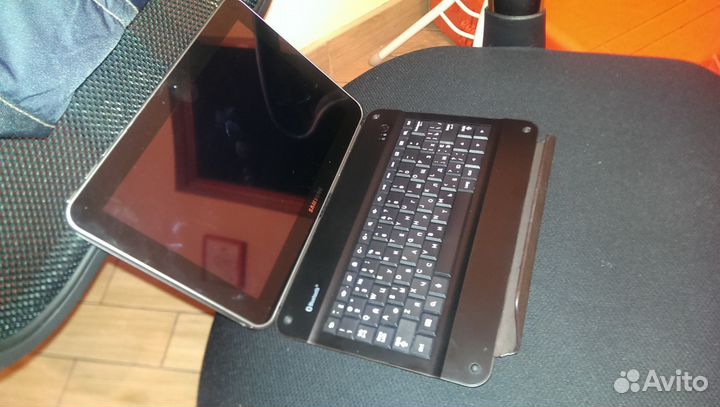 Samsung galaxy Tab 8.9 с клавиатурой