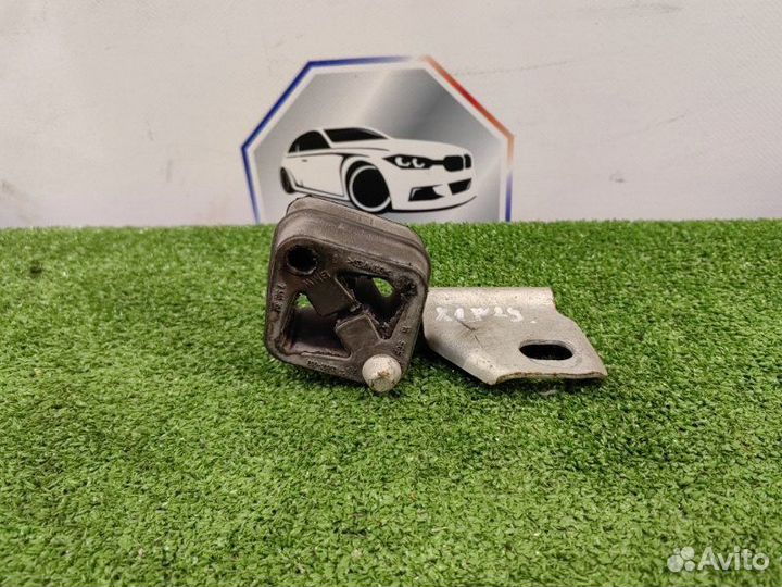 Крепление глушителя Bmw X1 E84 N46B20 2011