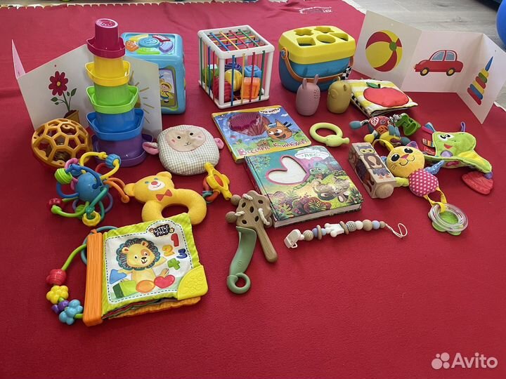 Развивающие игрушки для малышей пакетом