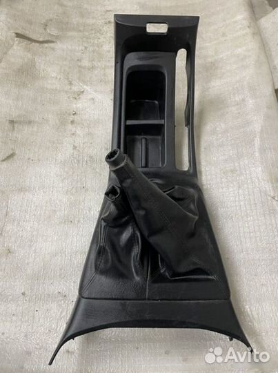 Накладка кулисы Toyota Hilux