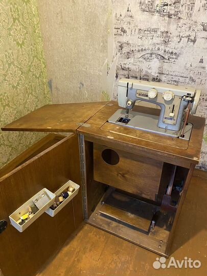 Швейная машина Чайка 3