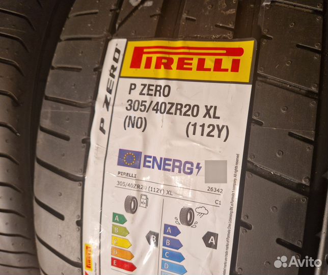 Pirelli P Zero 275/45 R20 и 305/40 R20