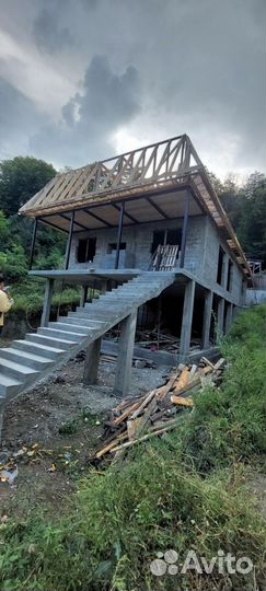 Бригада строителей