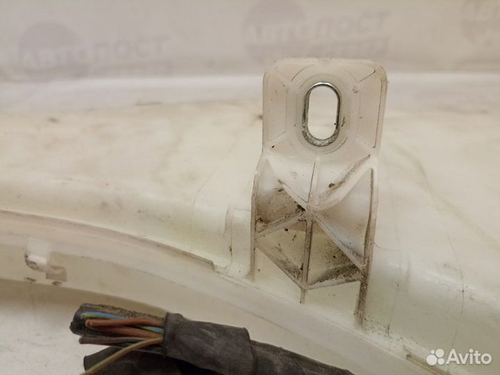 Бачок стеклоомывателя Bmw 3-Series E90