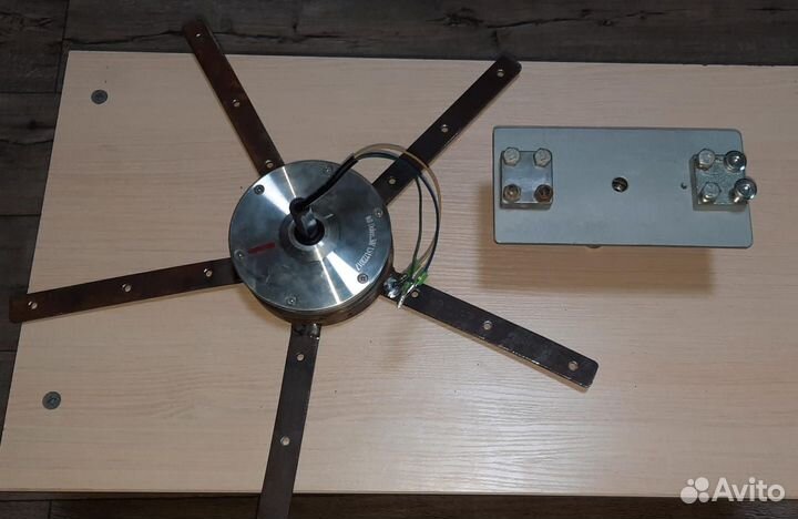 Ветрогенератор с поворотной станиной 5/350вт