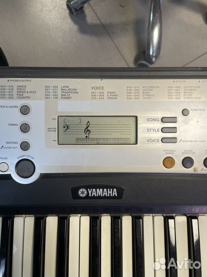 Синтезатор Yamaha PSR-R200