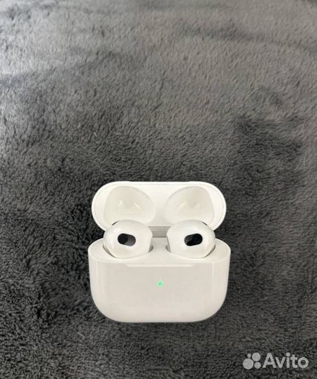 Беспроводные наушники apple airpods