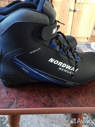 Лыжные ботинки р 45